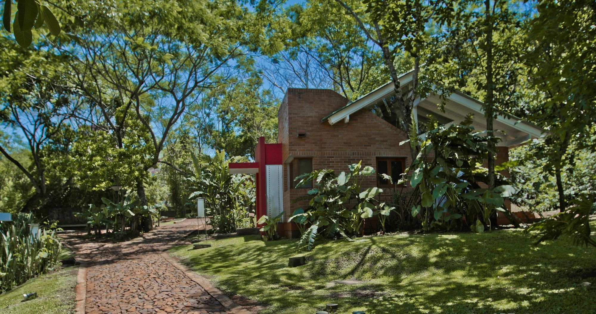 Raices Amambai Lodges Puerto Iguazú Buitenkant foto