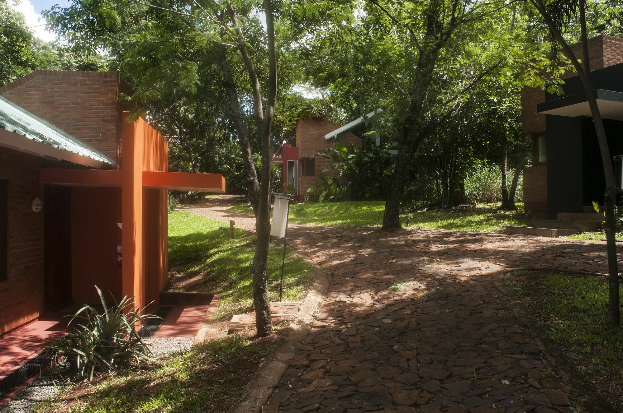 Raices Amambai Lodges Puerto Iguazú Buitenkant foto
